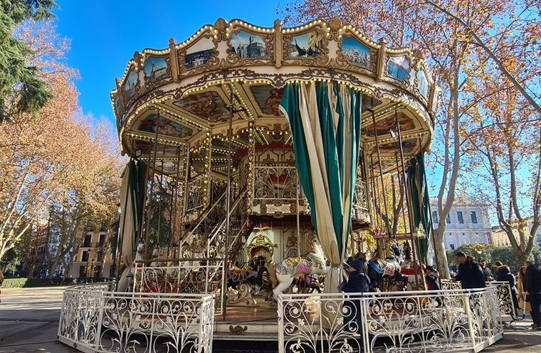 Carrusel en la Plaza de Oriente