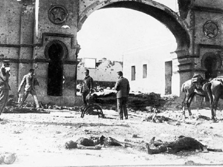 Cadáveres de soldados españoles en las puertas del Monte Arruit, tras Annual