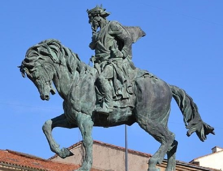 Estatua ecuestre de Alfonso VIII en Plasencia