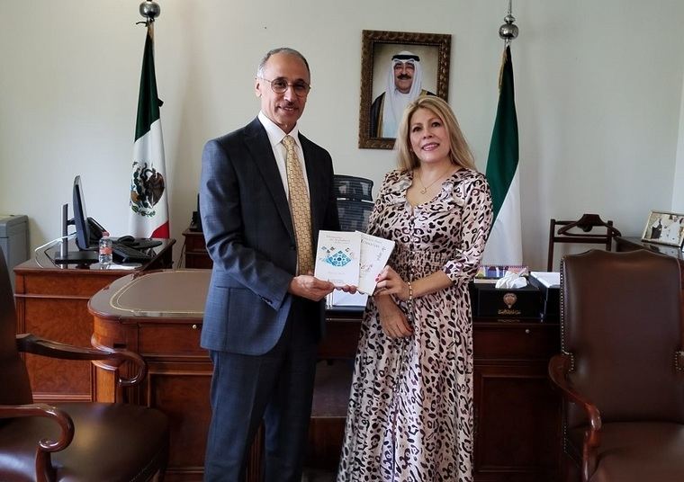 Marlene Pasini junto al Sr. Embajador Salah Al Haddad, en la Residencia de la Embajada de Kuwait en Ciudad México. Foto agosto 2024. 