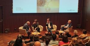 Antonio López, Javier Sierra y Montse Aguer, conversan con Guillermo Solana acerca del libro "¿Por qué Dalí?"