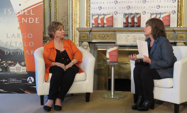 Isabel Allende y Nuria Tey