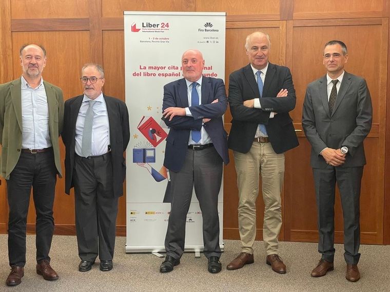 José Manuel Anta, gerente de la FGEE;  Antonio Mª Ávila, director ejecutivo FGEE; Daniel Fernández, presidente de la FGEE y de Liber; Fernando Benzo, secretario general de la FGEE; y Ángel Celorrio, director de Liber