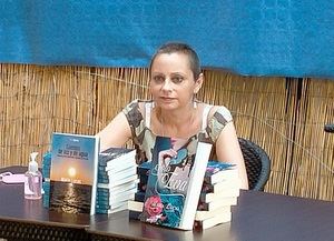 María Lucas sorprende con su nuevo libro “Cuentos de luz y de agua”