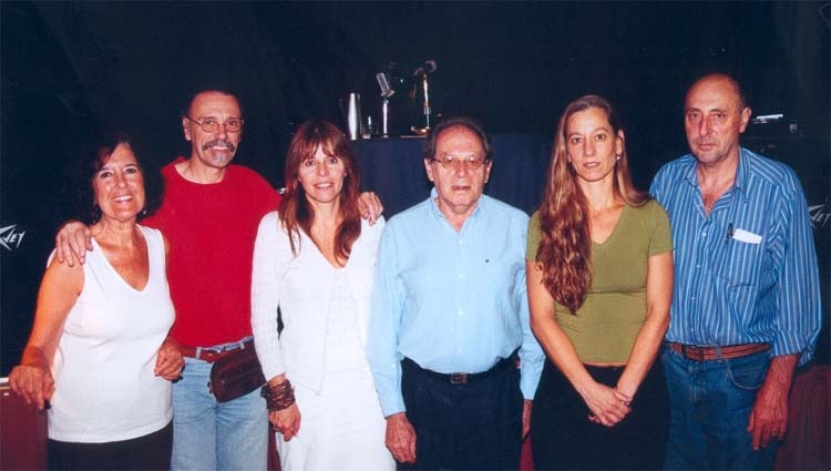 Silvia Mazar con Rolando Revagliatti, Estella Kallay, Mario Kon, María Malusardi y Simón Esain en 2004