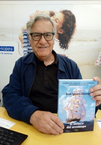 Juan Ignacio Villarías con su último libro