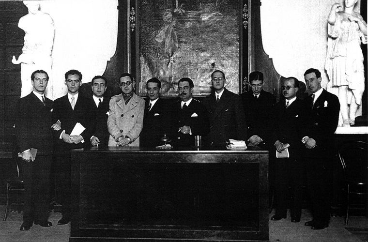 Foto fundacional de la Generación del 27 en el Ateneo de Sevilla en el homenaje a Luis de Góngora