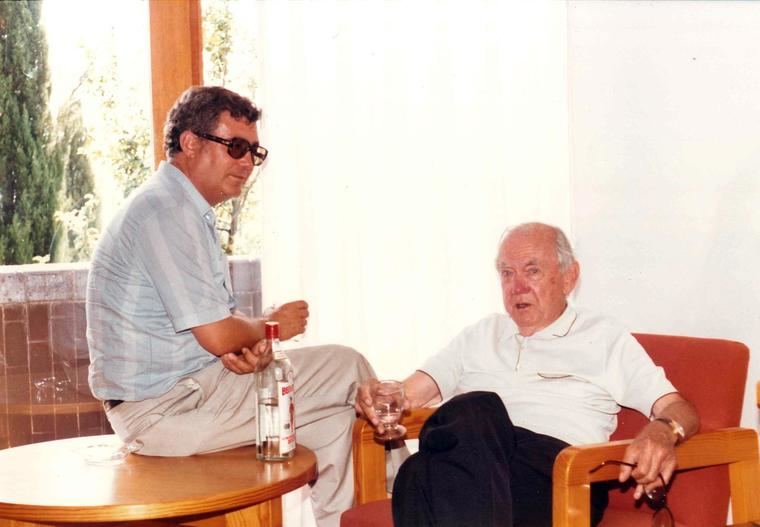 Graham Greene bebiendo una ginebra con su amigo Aurelio Verde