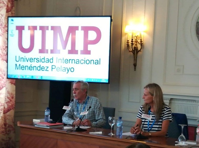 Antonio Pérez Henares e Isabel San Sebastián en el curso de la UIMP de Santander