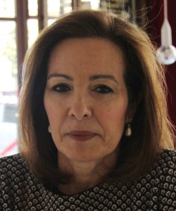 Entrevista a Reyes Calderón, autora de “La puerta del cielo”