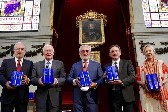 Los directores de la Real Academia y del Instituto Cervantes han presentando la nueva edición de DON QUIJOTE DE LA MANCHA, revisada y dirigida por Francisco Rico
