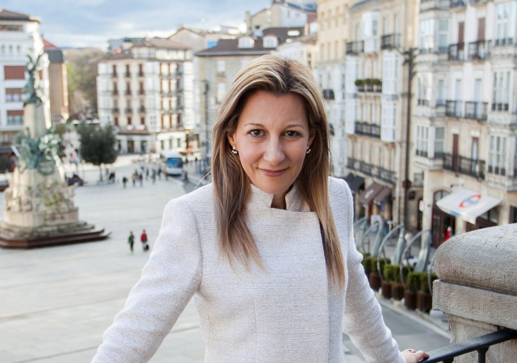 Entrevista a Eva García Sáenz de Urturi, autora de “El silencio de la ciudad blanca”
