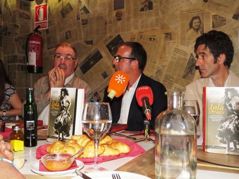 De izquierda a derecha, Andrés Peláez, Alberto Romero Ferrer e Ignacio Garmendia.