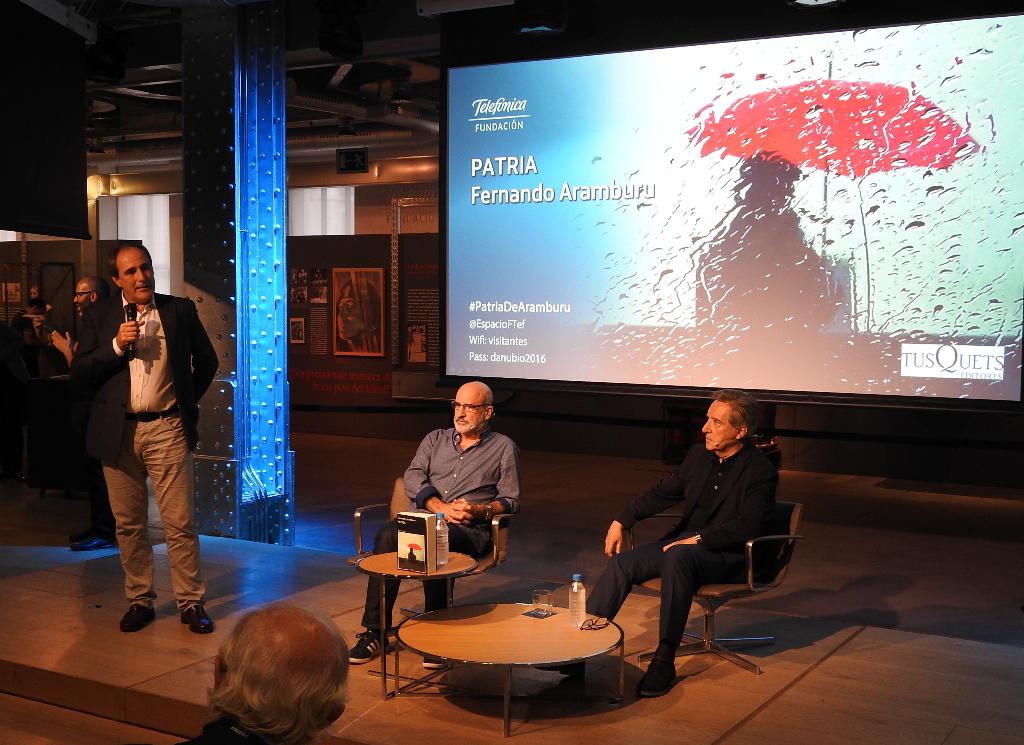 Fernando Aramburu presenta con Iñaki Gabilondo su novela “Patria”