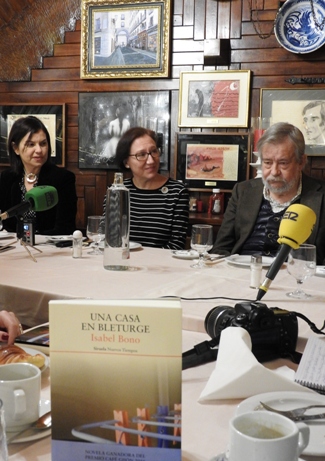 Montserrat López Moro, Isabel Bono y José María Guelbenzu